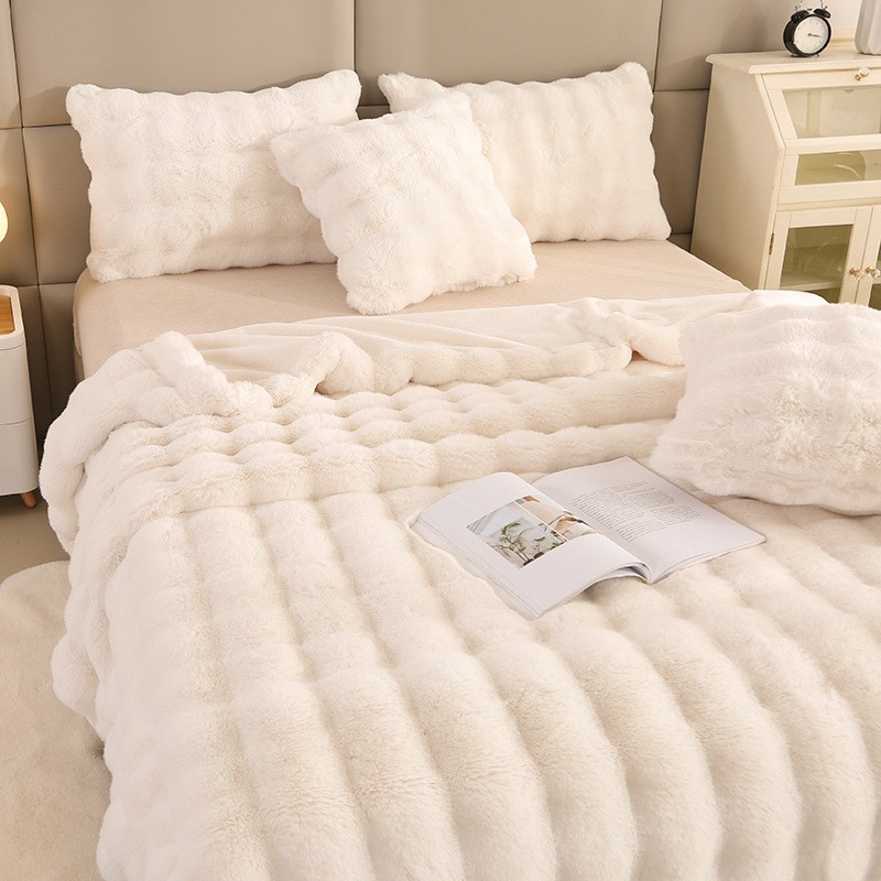 Faux Fur Recycled Bubble Blanket
