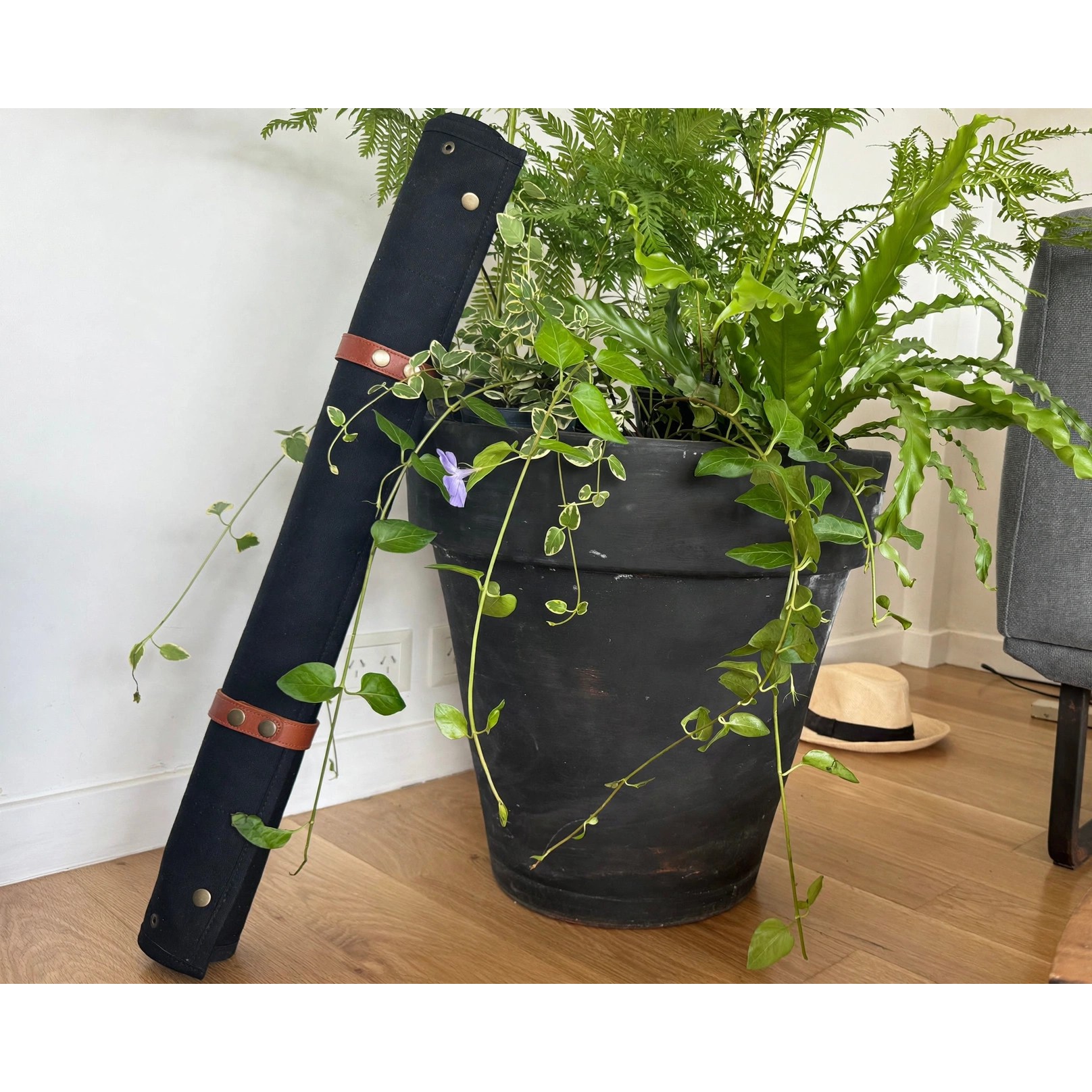 Foldable Plant Repotting Mat With Snap Corners