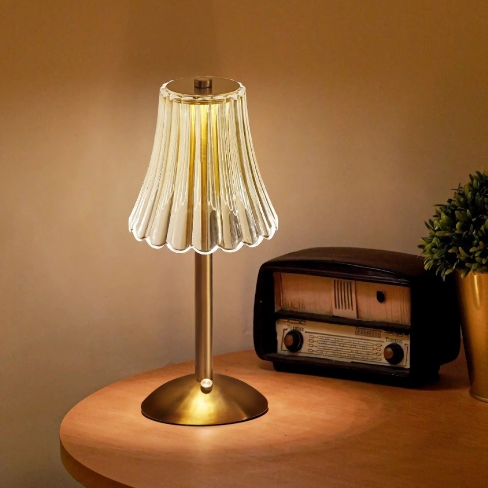2,000 mAh Rechargeable Vintage-Style Table Lamp